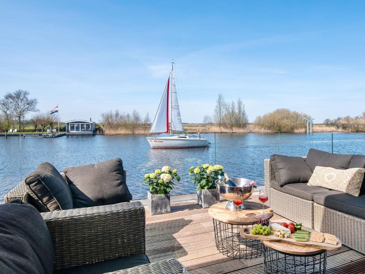 Very Spacious 8-Person Holiday Home In Friesland With Three Bedrooms De Veenhoop Zewnętrze zdjęcie